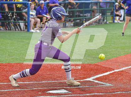 Thumbnail 3 in Weimar vs Thrall (UIL 2A Regional Semifinal Playoff) photogallery.