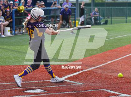 Thumbnail 3 in Weimar vs Thrall (UIL 2A Regional Semifinal Playoff) photogallery.