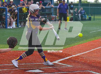 Thumbnail 2 in Weimar vs Thrall (UIL 2A Regional Semifinal Playoff) photogallery.