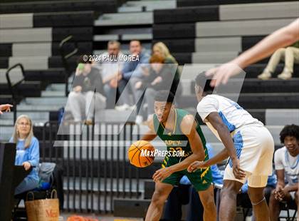 Thumbnail 2 in Apex @ Panther Creek photogallery.