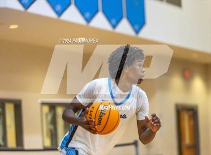 Thumbnail 1 in Apex @ Panther Creek photogallery.