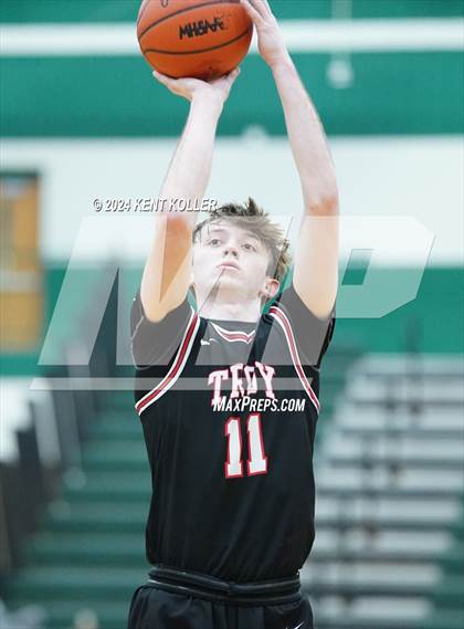 Thumbnail 1 in Troy @ Lake Orion photogallery.