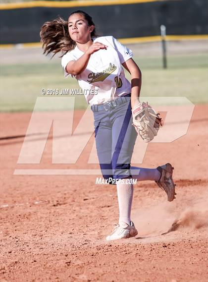 Thumbnail 3 in Yuma Catholic vs. Trivium Prep photogallery.