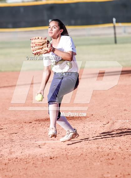 Thumbnail 3 in Yuma Catholic vs. Trivium Prep photogallery.