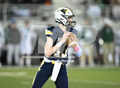 Thumbnail 1 in Malvern vs. Hillsdale (OHSAA Division 7 Regional Semifinal) photogallery.