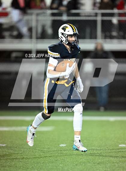 Thumbnail 3 in Malvern vs. Hillsdale (OHSAA Division 7 Regional Semifinal) photogallery.