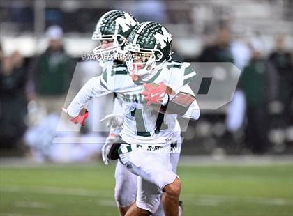 Thumbnail 2 in Malvern vs. Hillsdale (OHSAA Division 7 Regional Semifinal) photogallery.
