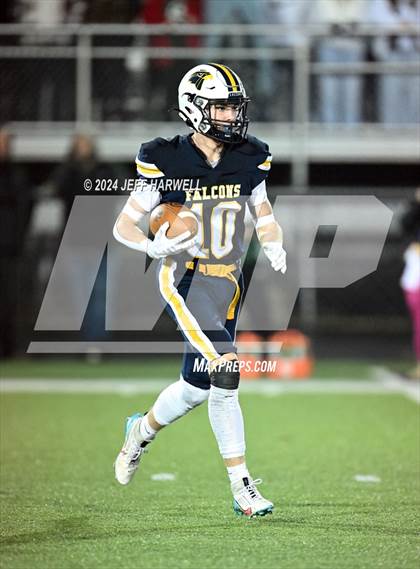Thumbnail 1 in Malvern vs. Hillsdale (OHSAA Division 7 Regional Semifinal) photogallery.