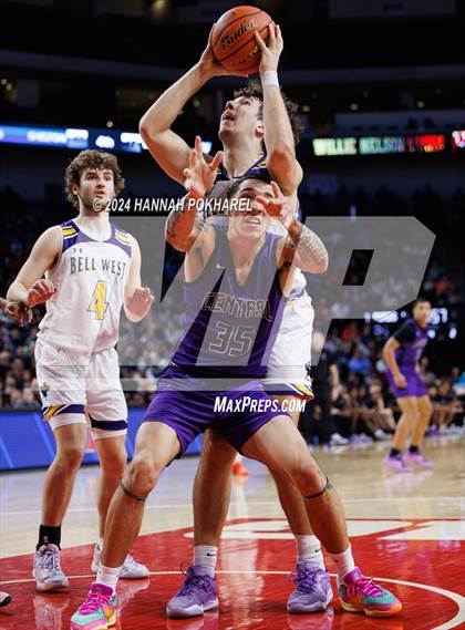 Thumbnail 1 in Bellevue West vs. Omaha Central (NSAA Class A Semifinal) photogallery.
