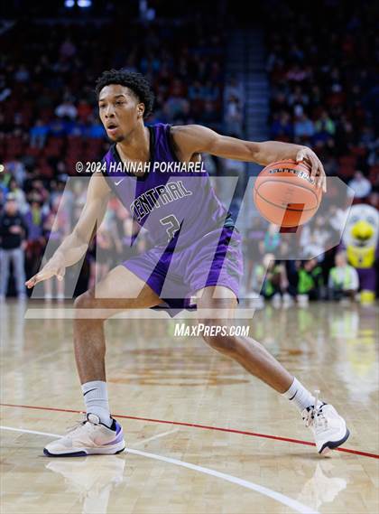 Thumbnail 1 in Bellevue West vs. Omaha Central (NSAA Class A Semifinal) photogallery.