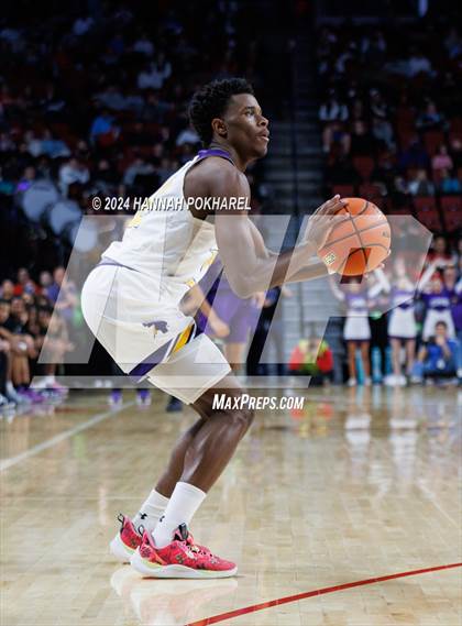 Thumbnail 1 in Bellevue West vs. Omaha Central (NSAA Class A Semifinal) photogallery.