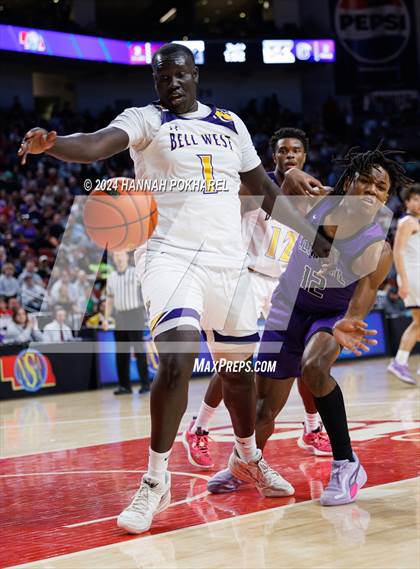 Thumbnail 2 in Bellevue West vs. Omaha Central (NSAA Class A Semifinal) photogallery.
