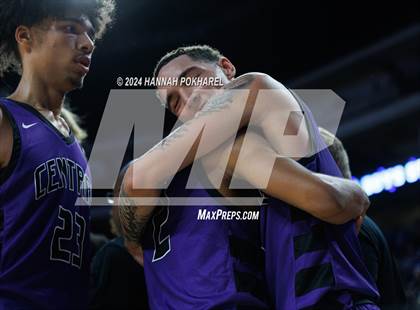Thumbnail 1 in Bellevue West vs. Omaha Central (NSAA Class A Semifinal) photogallery.