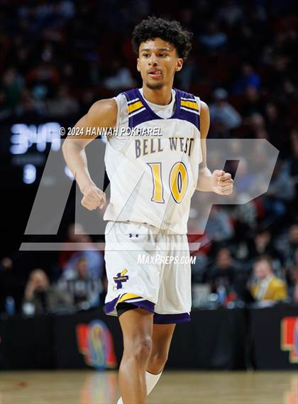 Thumbnail 3 in Bellevue West vs. Omaha Central (NSAA Class A Semifinal) photogallery.