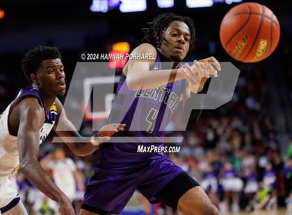 Thumbnail 2 in Bellevue West vs. Omaha Central (NSAA Class A Semifinal) photogallery.