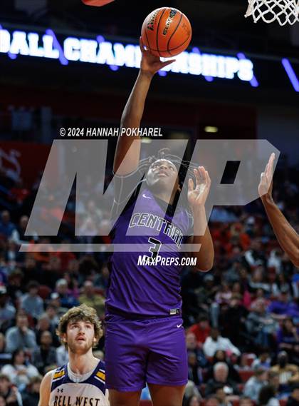 Thumbnail 2 in Bellevue West vs. Omaha Central (NSAA Class A Semifinal) photogallery.