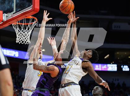 Thumbnail 1 in Bellevue West vs. Omaha Central (NSAA Class A Semifinal) photogallery.