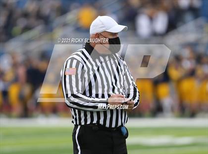 Thumbnail 3 in Belleville East vs. O'Fallon photogallery.