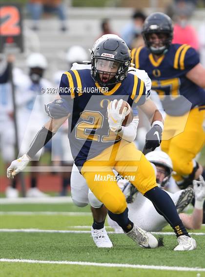 Thumbnail 2 in Belleville East vs. O'Fallon photogallery.
