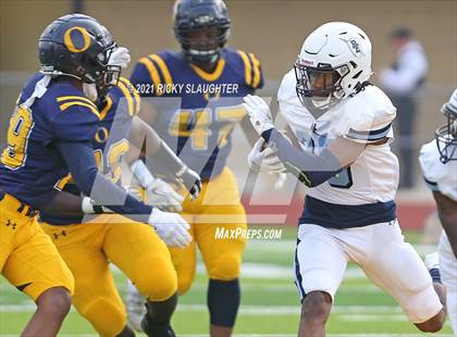 Thumbnail 2 in Belleville East vs. O'Fallon photogallery.