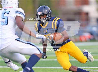 Thumbnail 3 in Belleville East vs. O'Fallon photogallery.