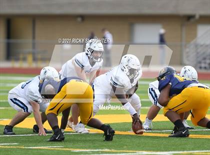 Thumbnail 3 in Belleville East vs. O'Fallon photogallery.