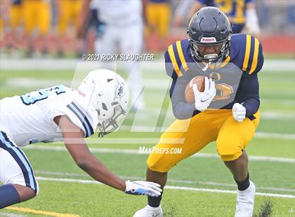 Thumbnail 2 in Belleville East vs. O'Fallon photogallery.