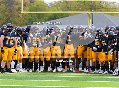 Thumbnail 3 in Belleville East vs. O'Fallon photogallery.