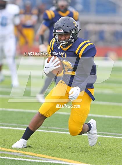 Thumbnail 1 in Belleville East vs. O'Fallon photogallery.