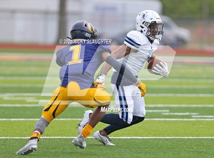 Thumbnail 1 in Belleville East vs. O'Fallon photogallery.