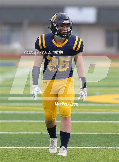 Thumbnail 1 in Belleville East vs. O'Fallon photogallery.