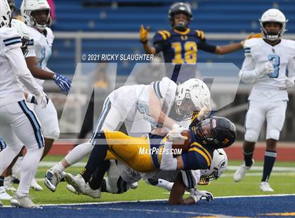 Thumbnail 1 in Belleville East vs. O'Fallon photogallery.