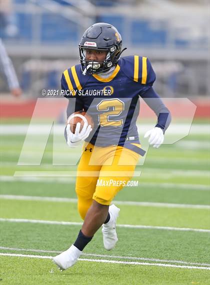 Thumbnail 2 in Belleville East vs. O'Fallon photogallery.