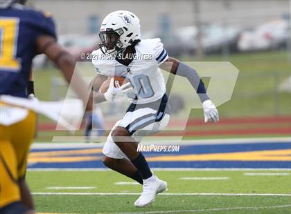 Thumbnail 2 in Belleville East vs. O'Fallon photogallery.