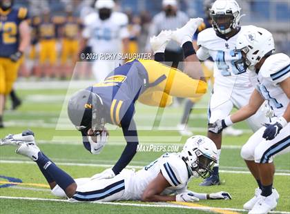 Thumbnail 1 in Belleville East vs. O'Fallon photogallery.