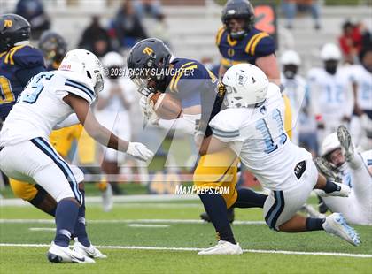 Thumbnail 3 in Belleville East vs. O'Fallon photogallery.