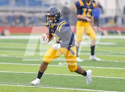Thumbnail 1 in Belleville East vs. O'Fallon photogallery.