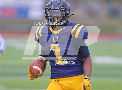 Thumbnail 3 in Belleville East vs. O'Fallon photogallery.