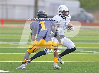 Thumbnail 3 in Belleville East vs. O'Fallon photogallery.