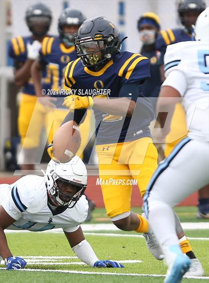 Thumbnail 3 in Belleville East vs. O'Fallon photogallery.