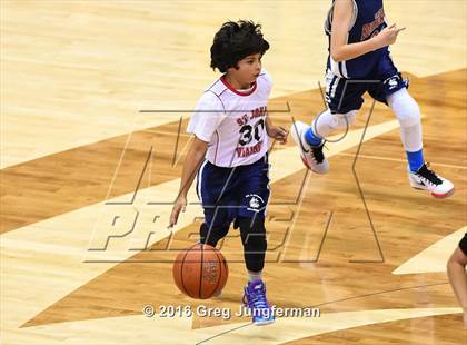 Thumbnail 1 in Sacramento vs. Moreau Catholic (MaxPreps MLK Classic) photogallery.