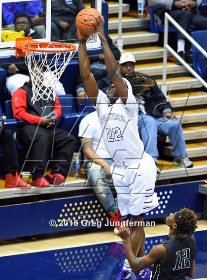 Thumbnail 2 in Sacramento vs. Moreau Catholic (MaxPreps MLK Classic) photogallery.