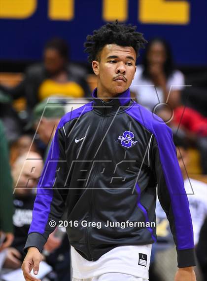 Thumbnail 1 in Sacramento vs. Moreau Catholic (MaxPreps MLK Classic) photogallery.