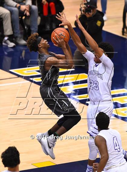 Thumbnail 3 in Sacramento vs. Moreau Catholic (MaxPreps MLK Classic) photogallery.