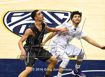 Thumbnail 2 in Sacramento vs. Moreau Catholic (MaxPreps MLK Classic) photogallery.