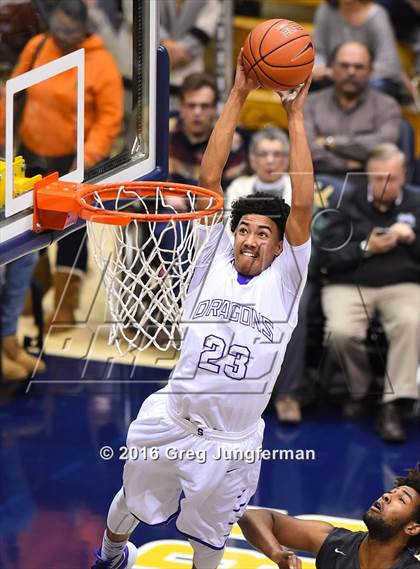 Thumbnail 3 in Sacramento vs. Moreau Catholic (MaxPreps MLK Classic) photogallery.