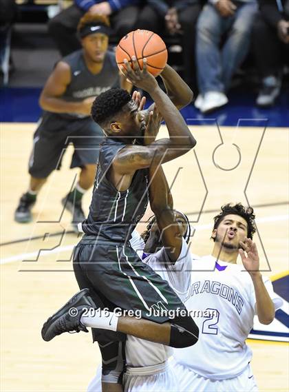 Thumbnail 3 in Sacramento vs. Moreau Catholic (MaxPreps MLK Classic) photogallery.