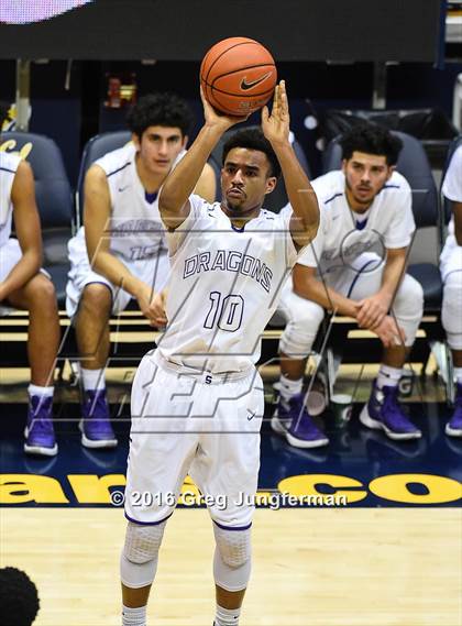 Thumbnail 1 in Sacramento vs. Moreau Catholic (MaxPreps MLK Classic) photogallery.