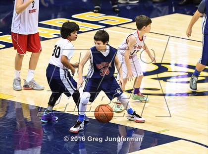 Thumbnail 3 in Sacramento vs. Moreau Catholic (MaxPreps MLK Classic) photogallery.