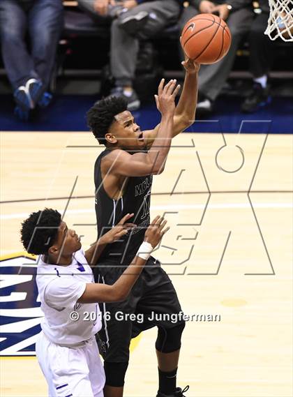 Thumbnail 2 in Sacramento vs. Moreau Catholic (MaxPreps MLK Classic) photogallery.